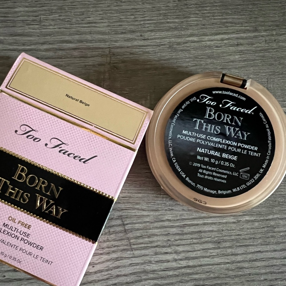 Too Faced Born This Way Powder✨